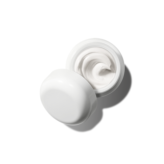 Creme de la Mer moisturizing cream texture
